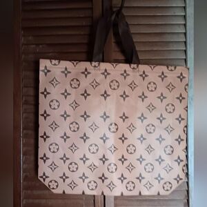 NWT Shopping Or Gift Bag